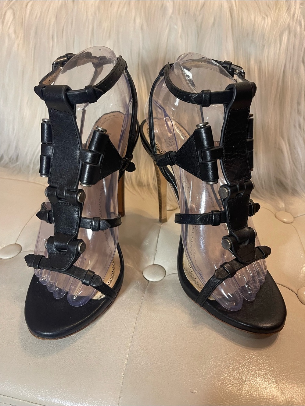 Pour La Victoria Sierra Gladiator Stilleto Heel in Black Leather MSRP$295